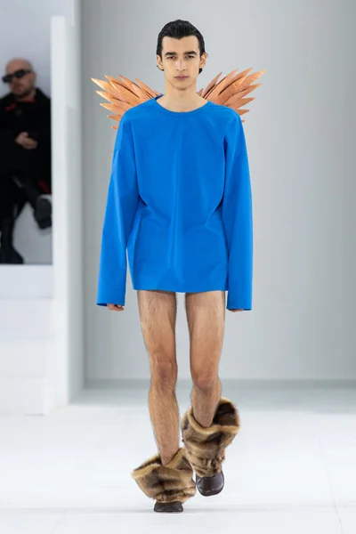 Look 28